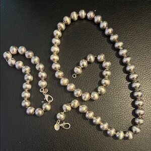 Elegant Silver Beaded Necklace and Bracelet Set